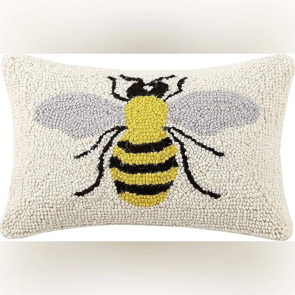 Peking Handicraft Bee, 8x12 Hook Pillow, 1 Count